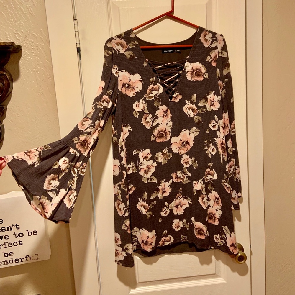 Blu Pepper Floral Dress ‼️DONATING on 4/13/19.